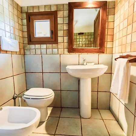 Isa - With Swimming Pool In Just 300 Mt From The Sea Apartmanhotel Badesi