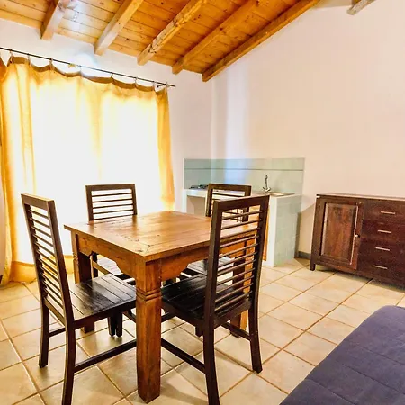 Aparthotel Isa - With Swimming Pool In Just 300 Mt From The Sea