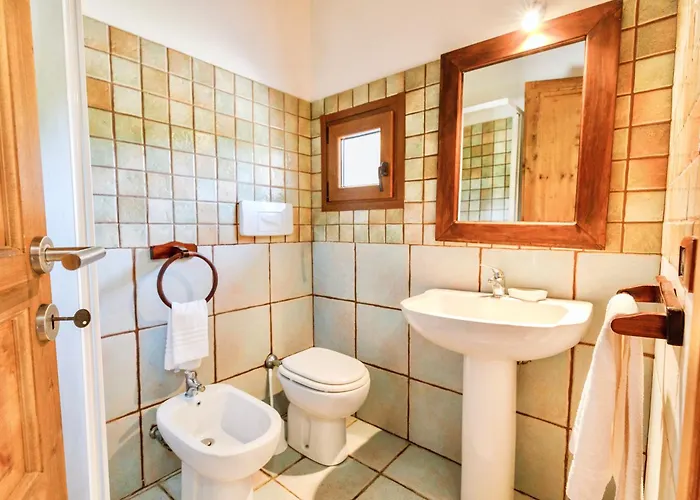 Isa - With Swimming Pool In Just 300 Mt From The Sea Apartahotel Badesi