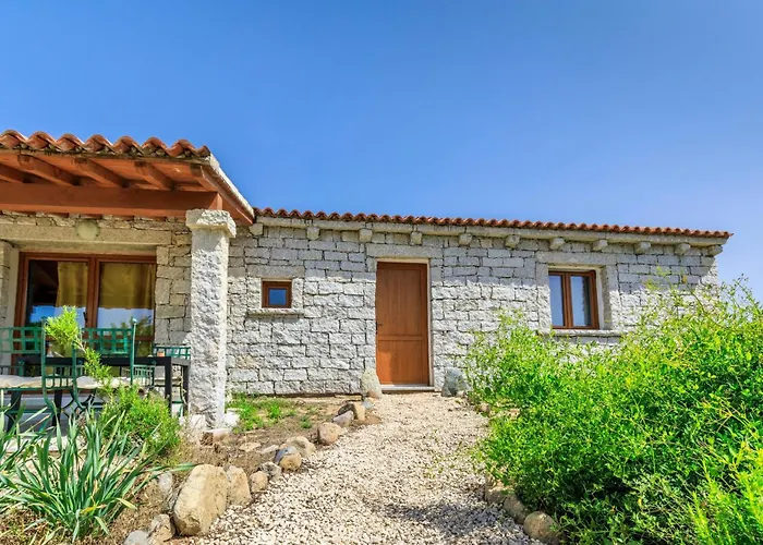 Isa - With Swimming Pool In Just 300 Mt From The Sea 3*